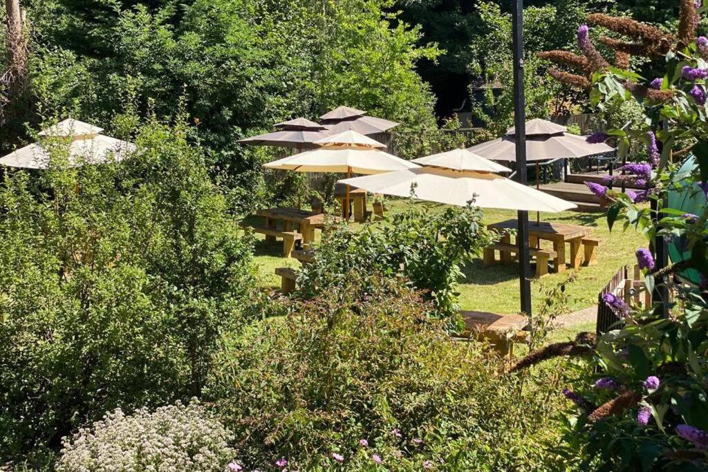 Apartamento 17Th Century Boutique Getaway In The Countryside Martin Mill Exterior foto